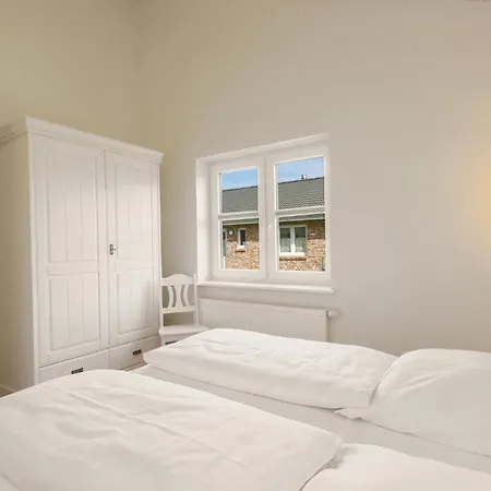 2 Bedroom Pet Friendly In *